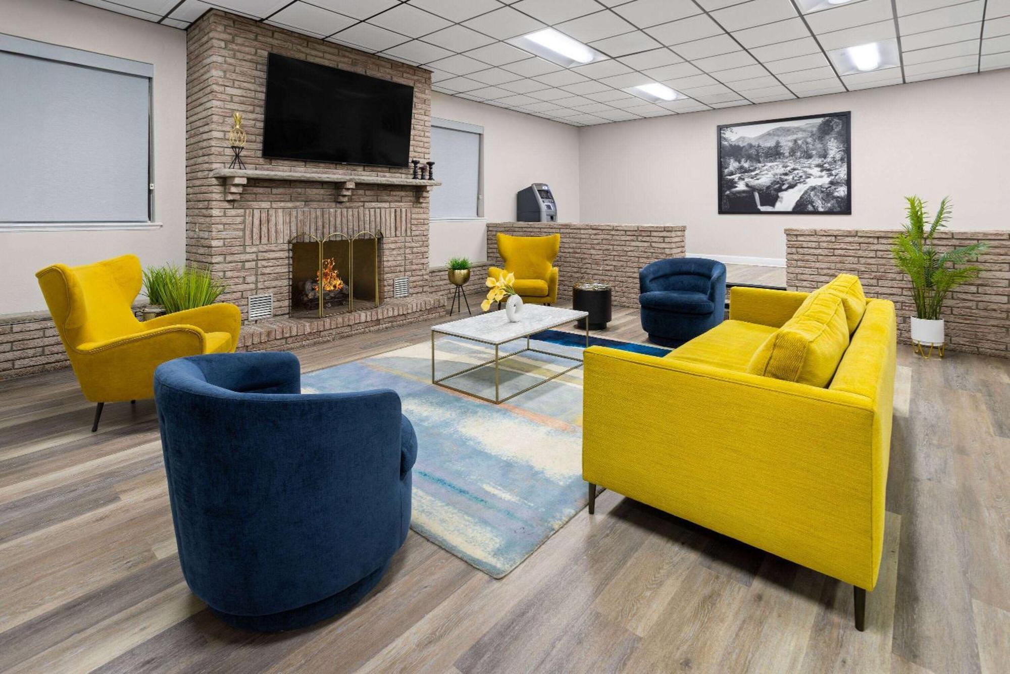 Super 8 By Wyndham Henrietta/Rochester Area Exterior photo